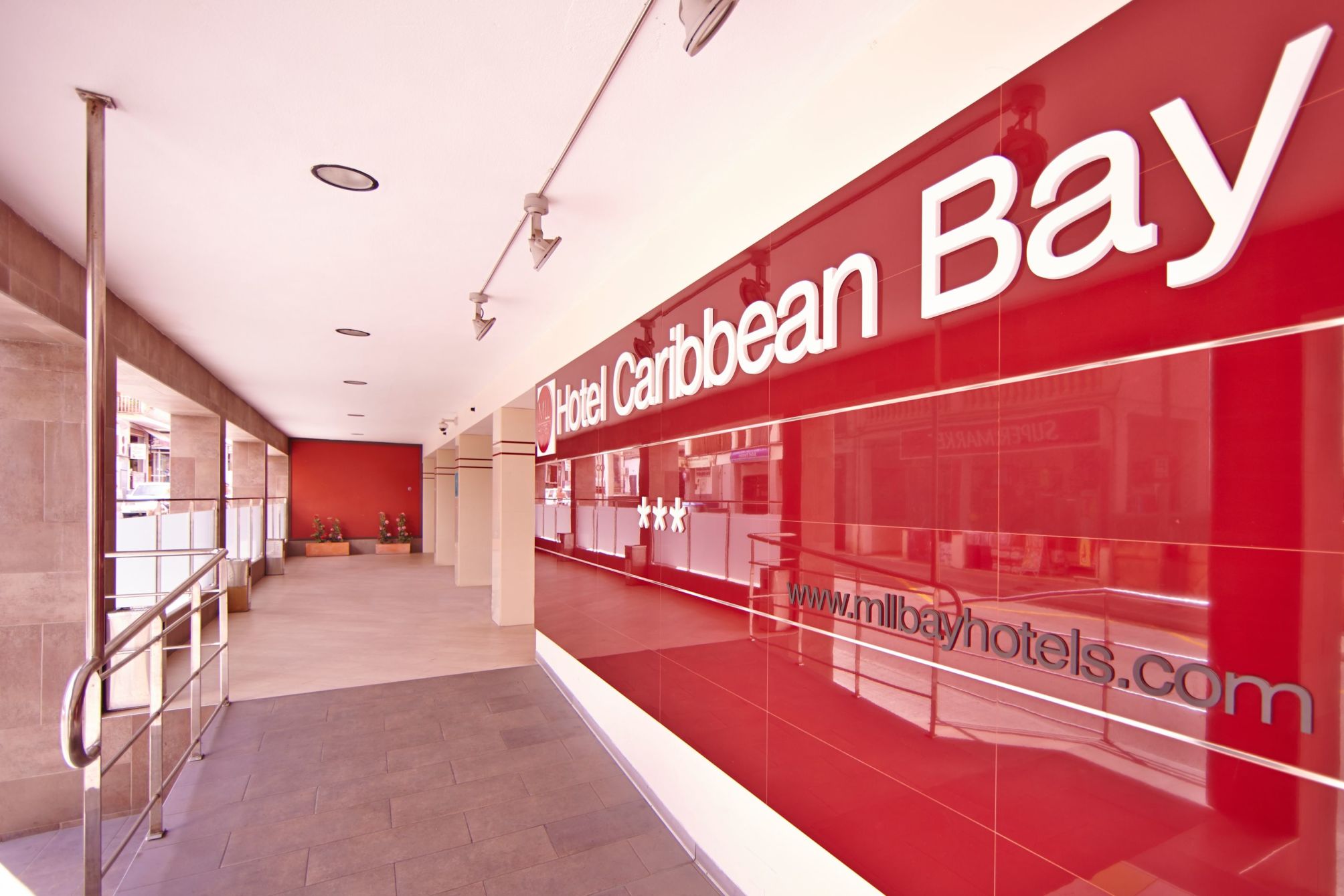 MLL Caribbean Bay 2