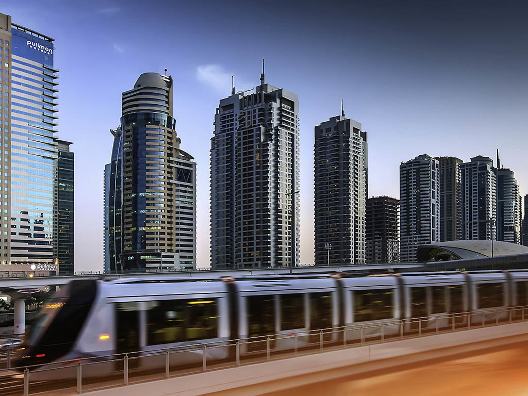 Pullman Dubai Jumeirah Lakes Towers 1
