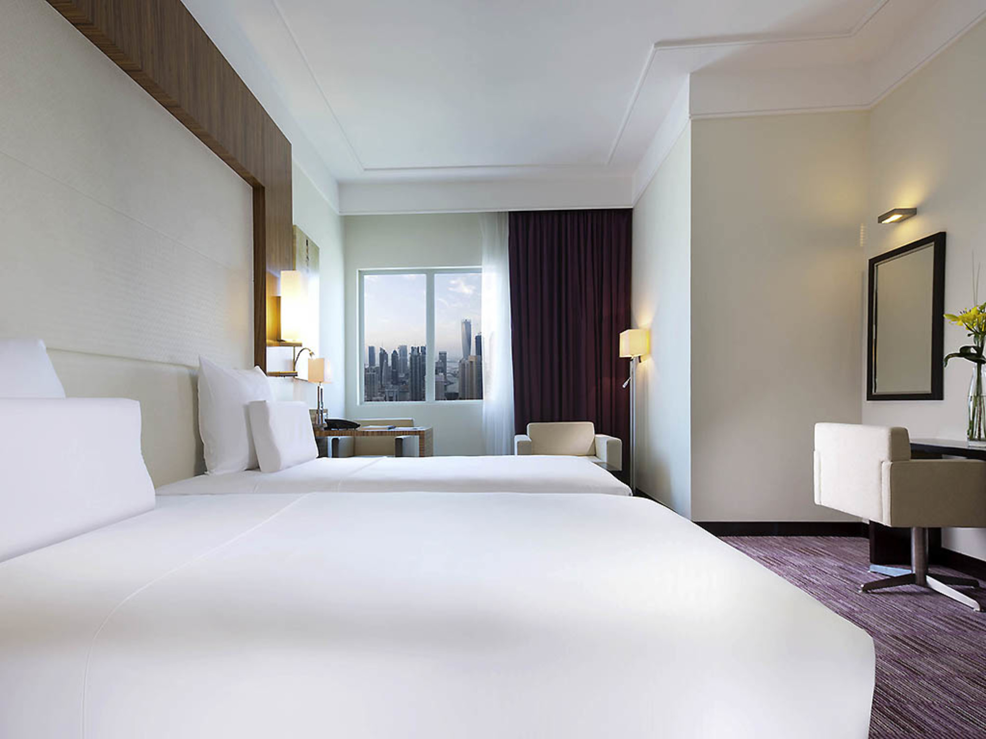 Pullman Dubai kambarys su miesto vaizdu