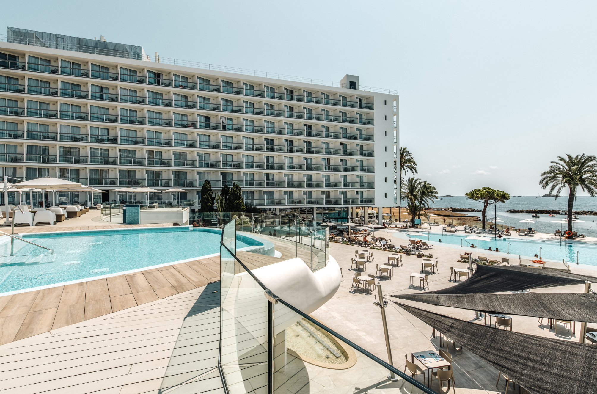 The Ibiza Twiins - 4* Sup 1