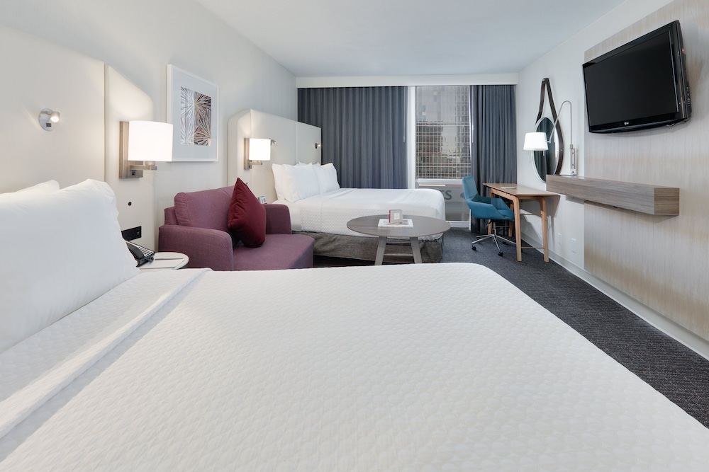 Crowne Plaza DALLAS DOWNTOWN by IHG 2