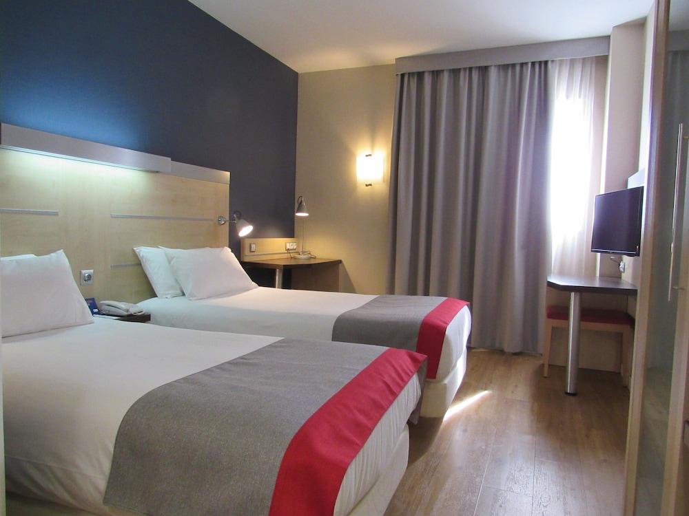 2 SINGLE BEDS