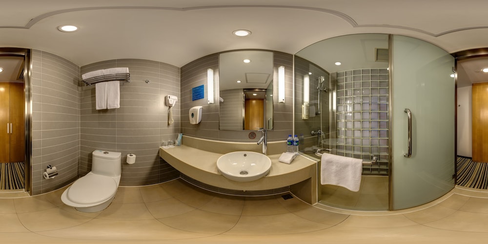 Holiday Inn Express SHANGHAI JINQIAO CENTRAL by IHG 1