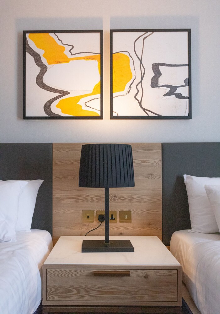 Crowne Plaza MARLOW by IHG 2