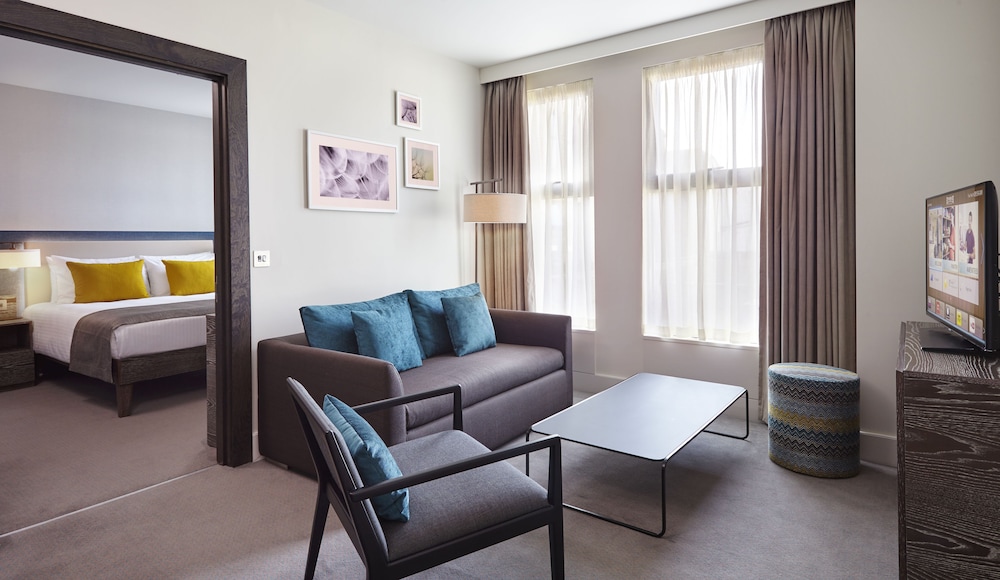 1 Bedroom Suite