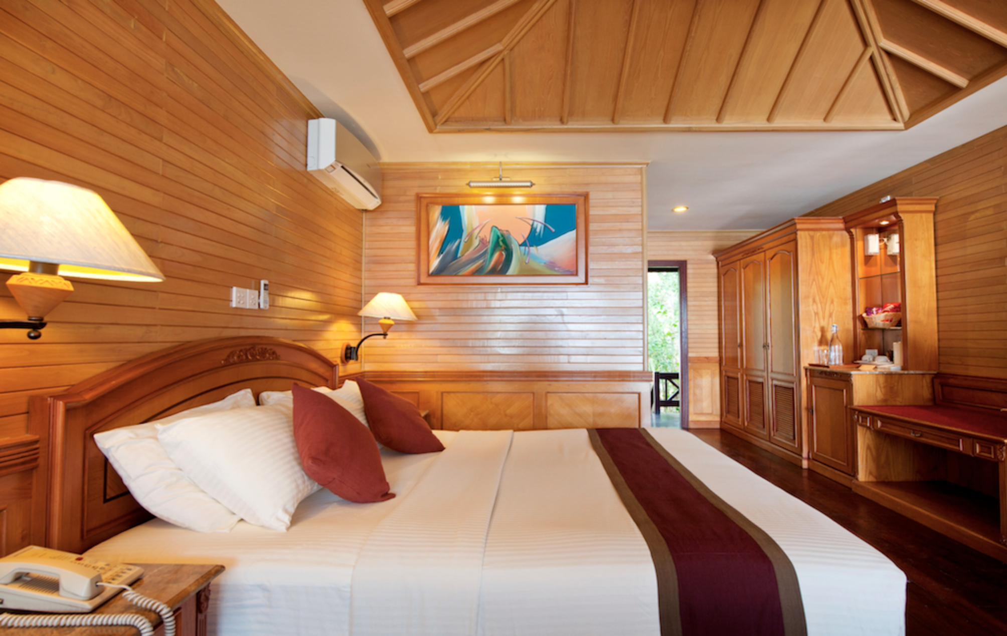 Royal Island All-inclusive Resort - at Baa Atoll Biosphere Reserve 2