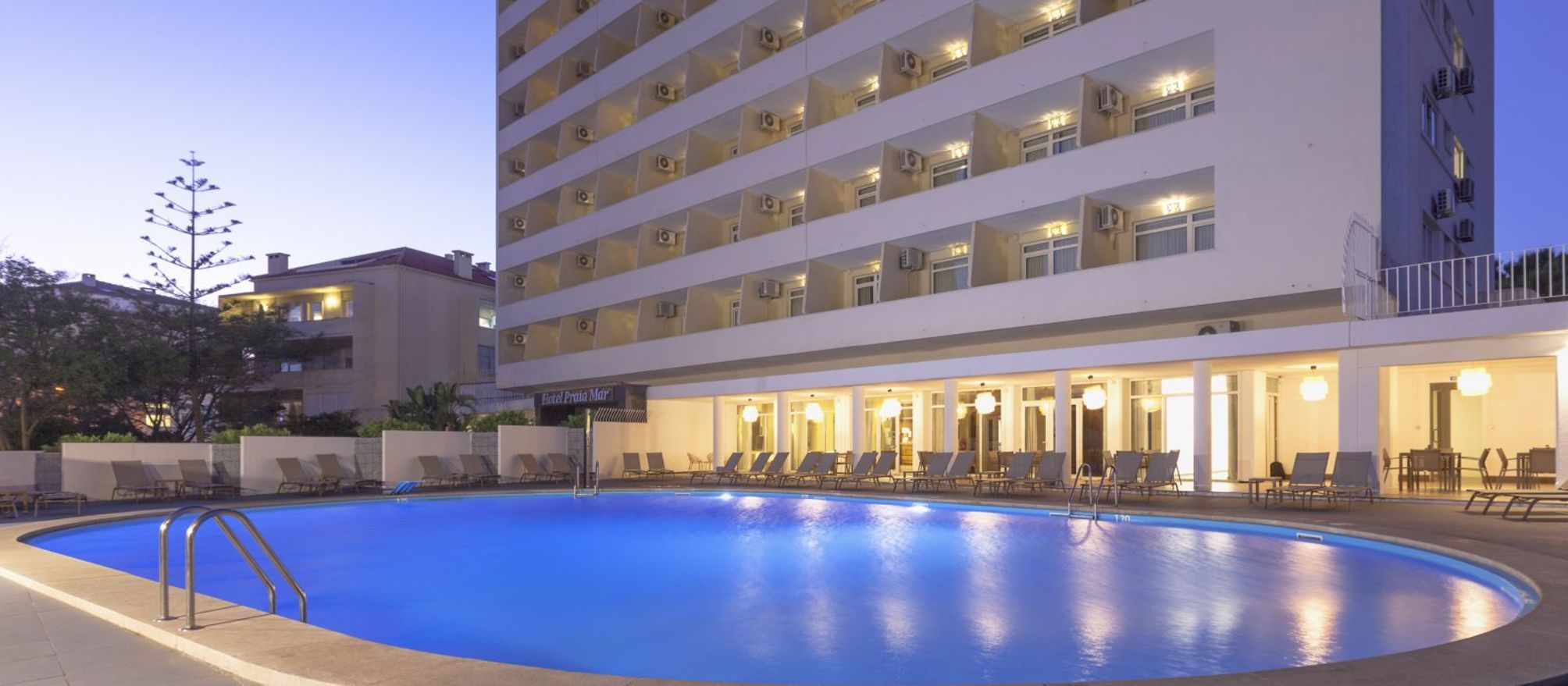 Carcavelos Beach Hotel 1