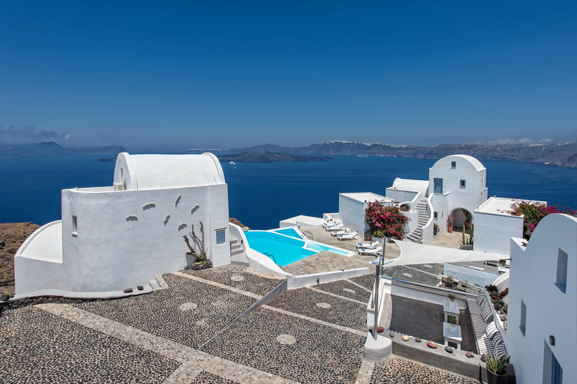 Apanemo Hotel & Suites 1