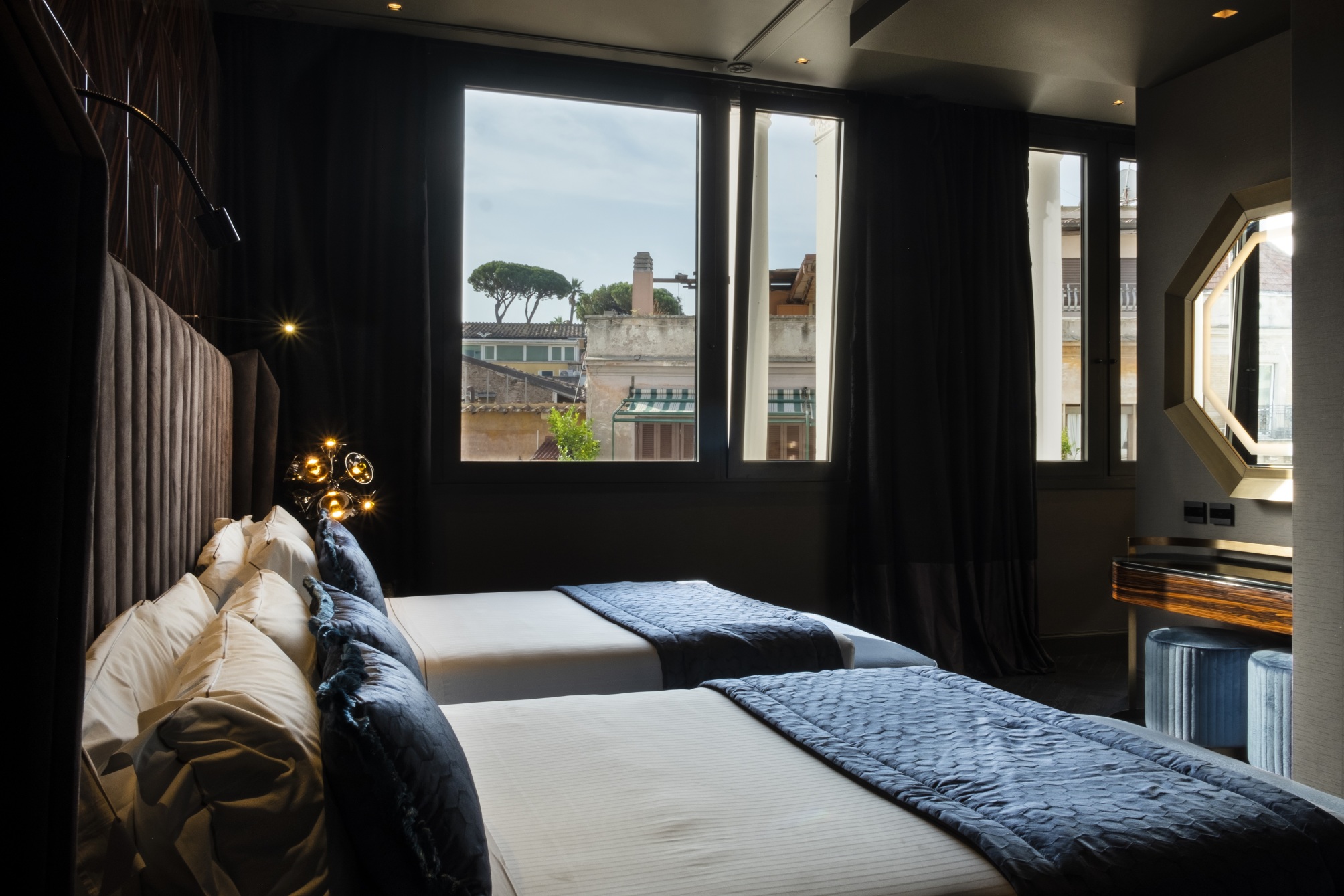 U-Visionary Roma Hotel 1