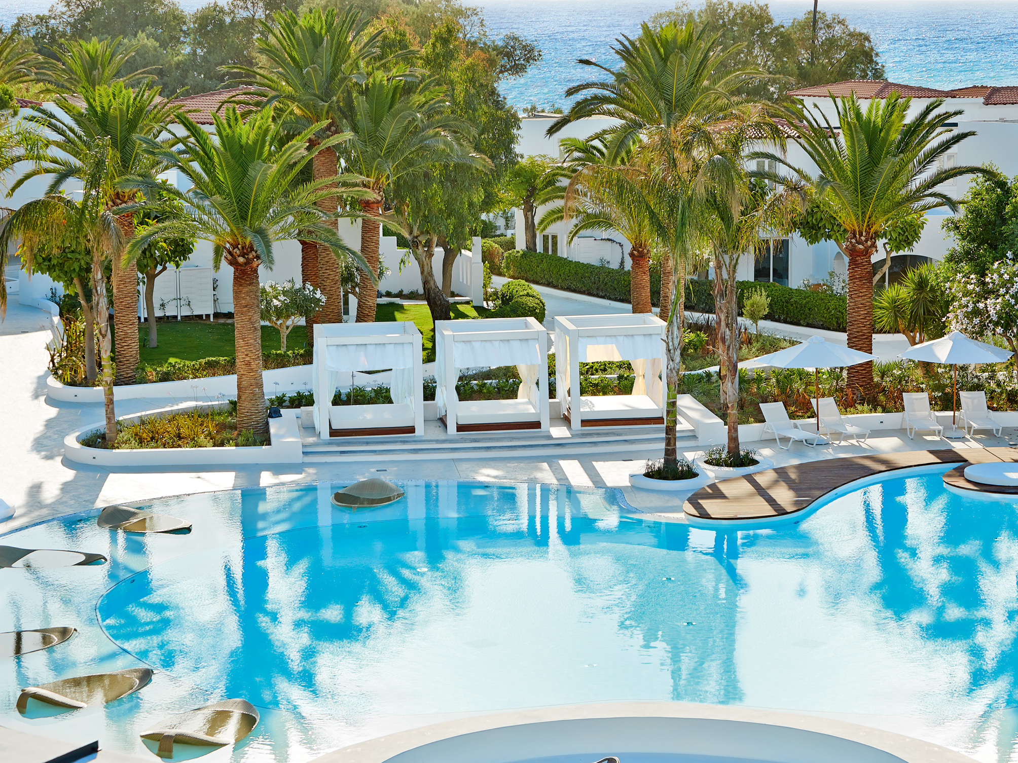 Caramel, A Resort to Live 1