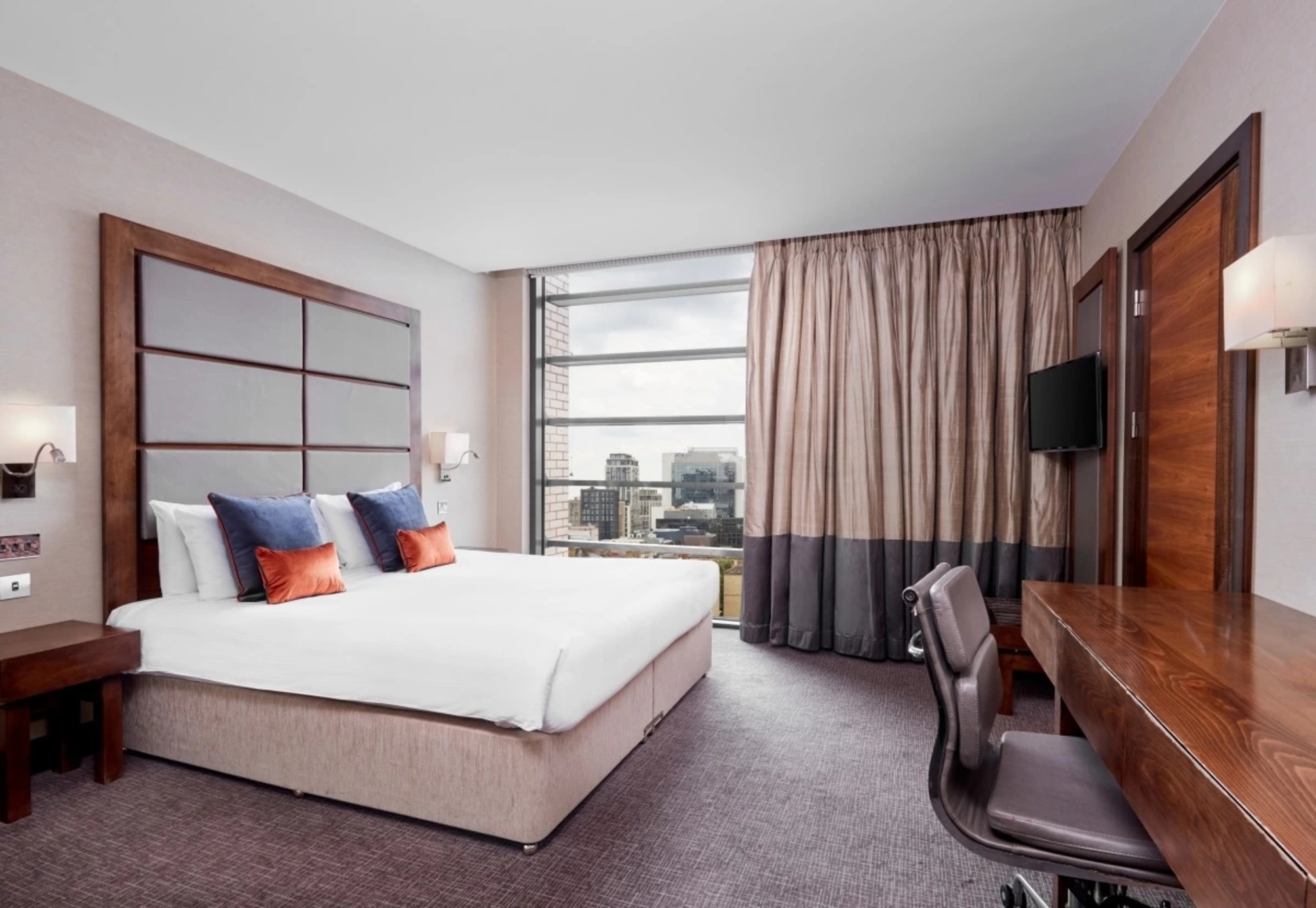 Superior Room with King Bed