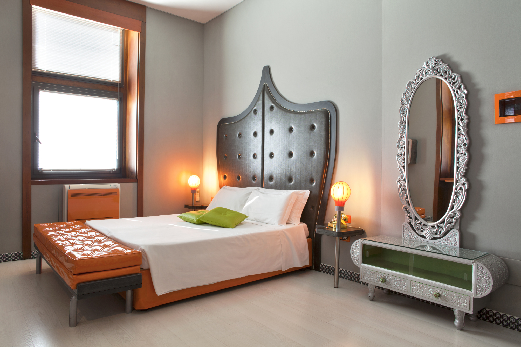 Orange Hotel 1