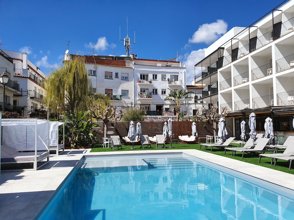 Hotel Windsor Tossa – Adults Only 16