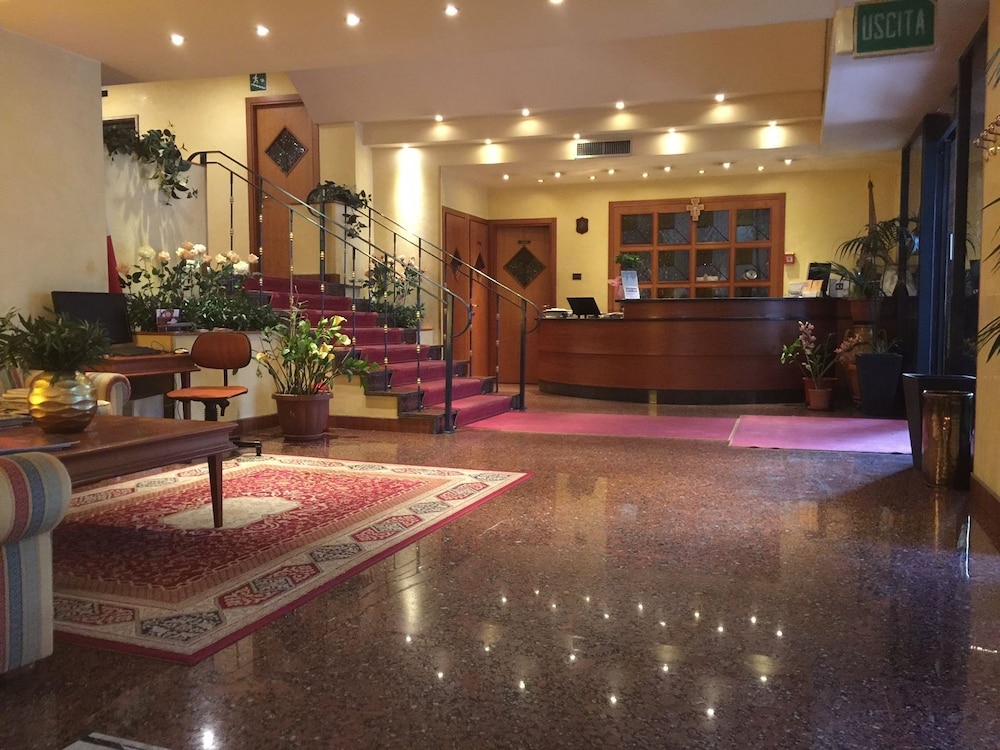 Savant Hotel
