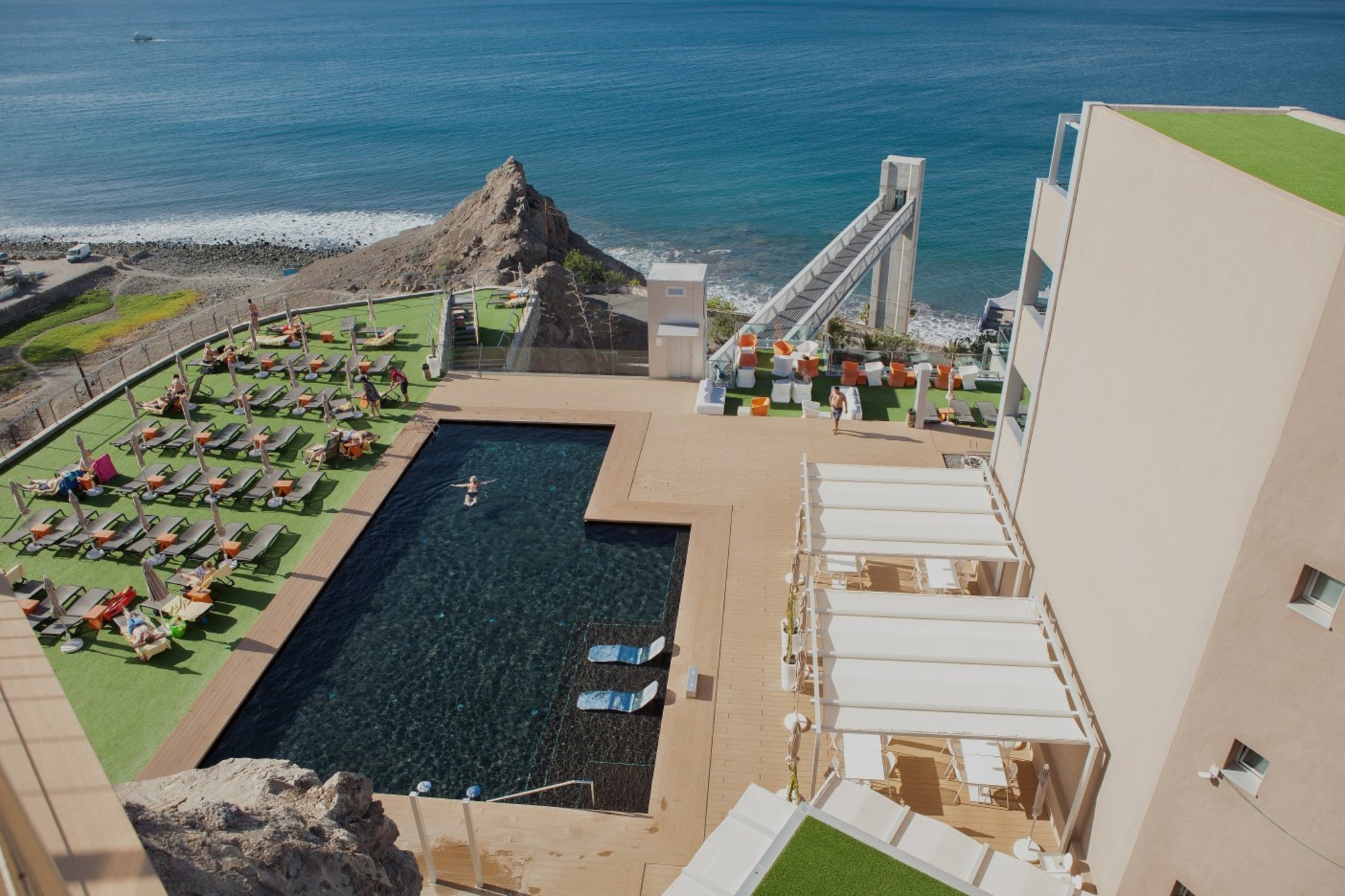 Riviera Vista 1