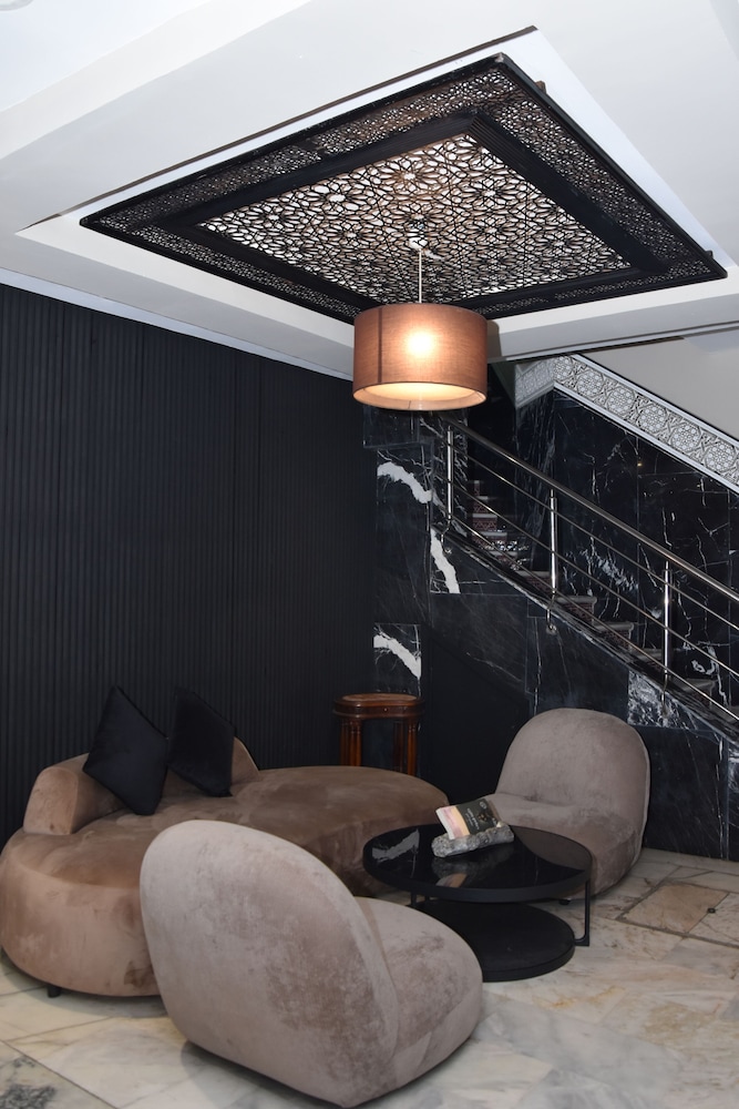 Cadé Hotel