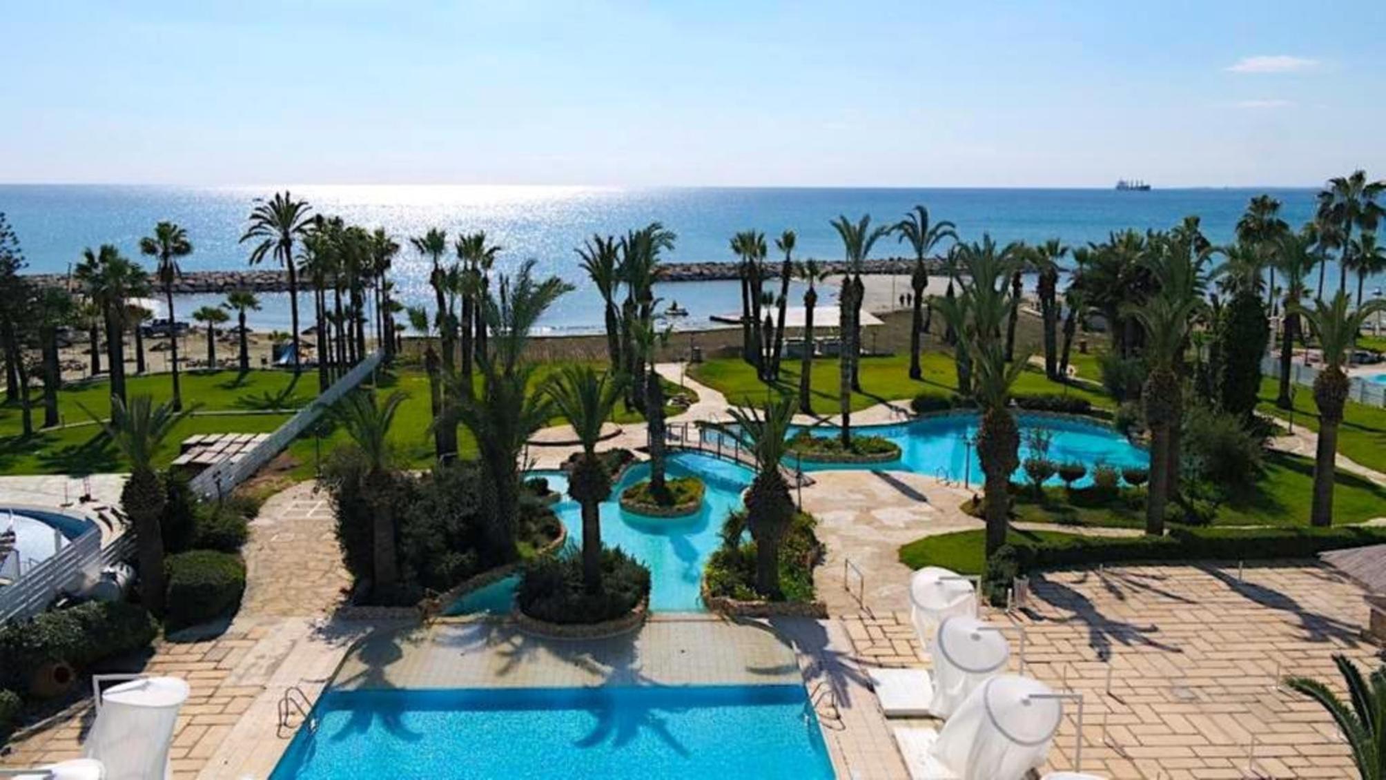 Sandy Beach Hotel & Spa 1