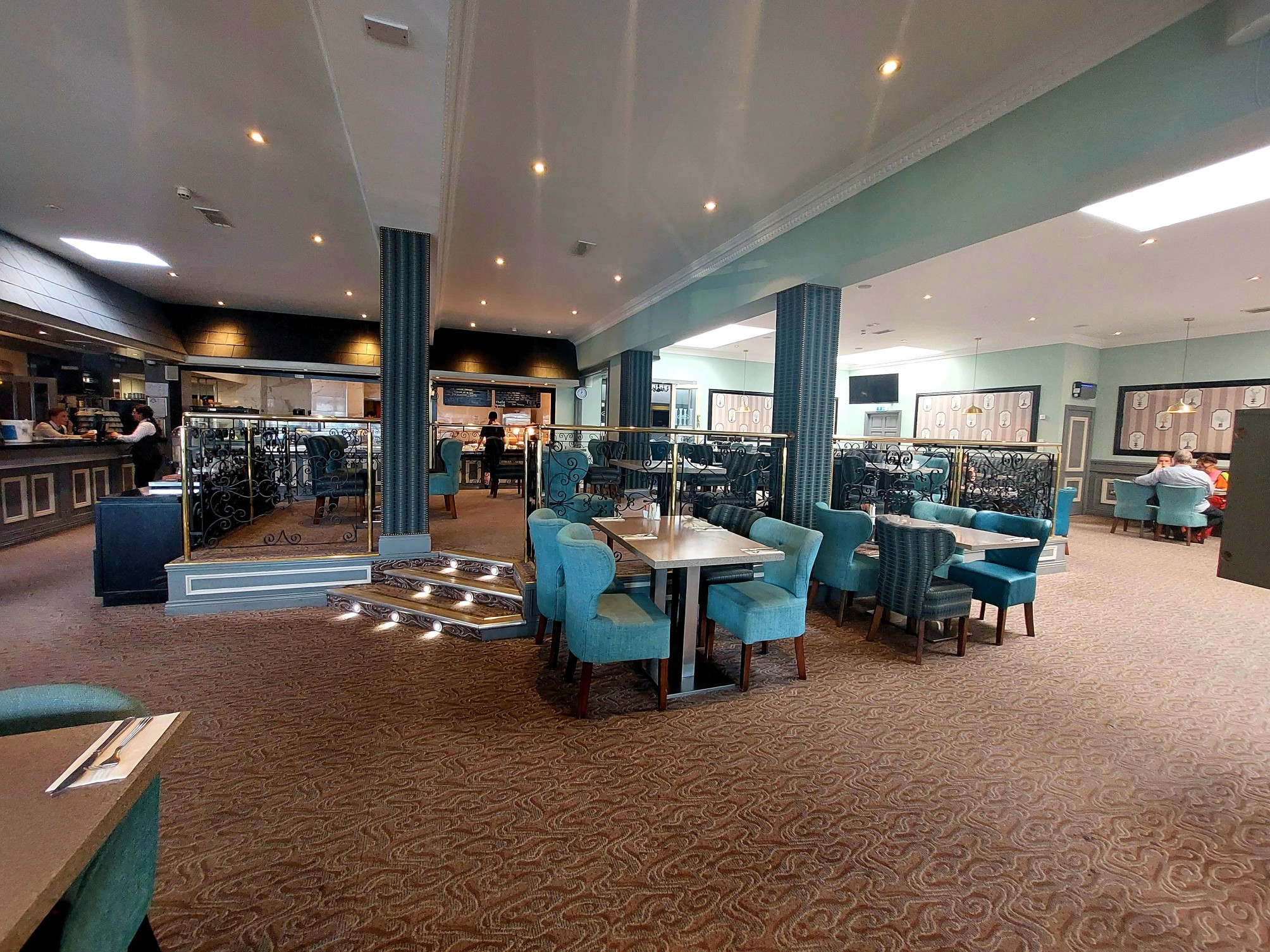 Flannery's Hotel 1