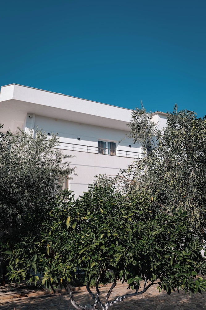 Lider Hotel