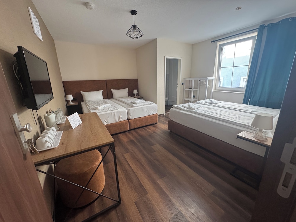 Hotel Capitol Zentrum – 24h