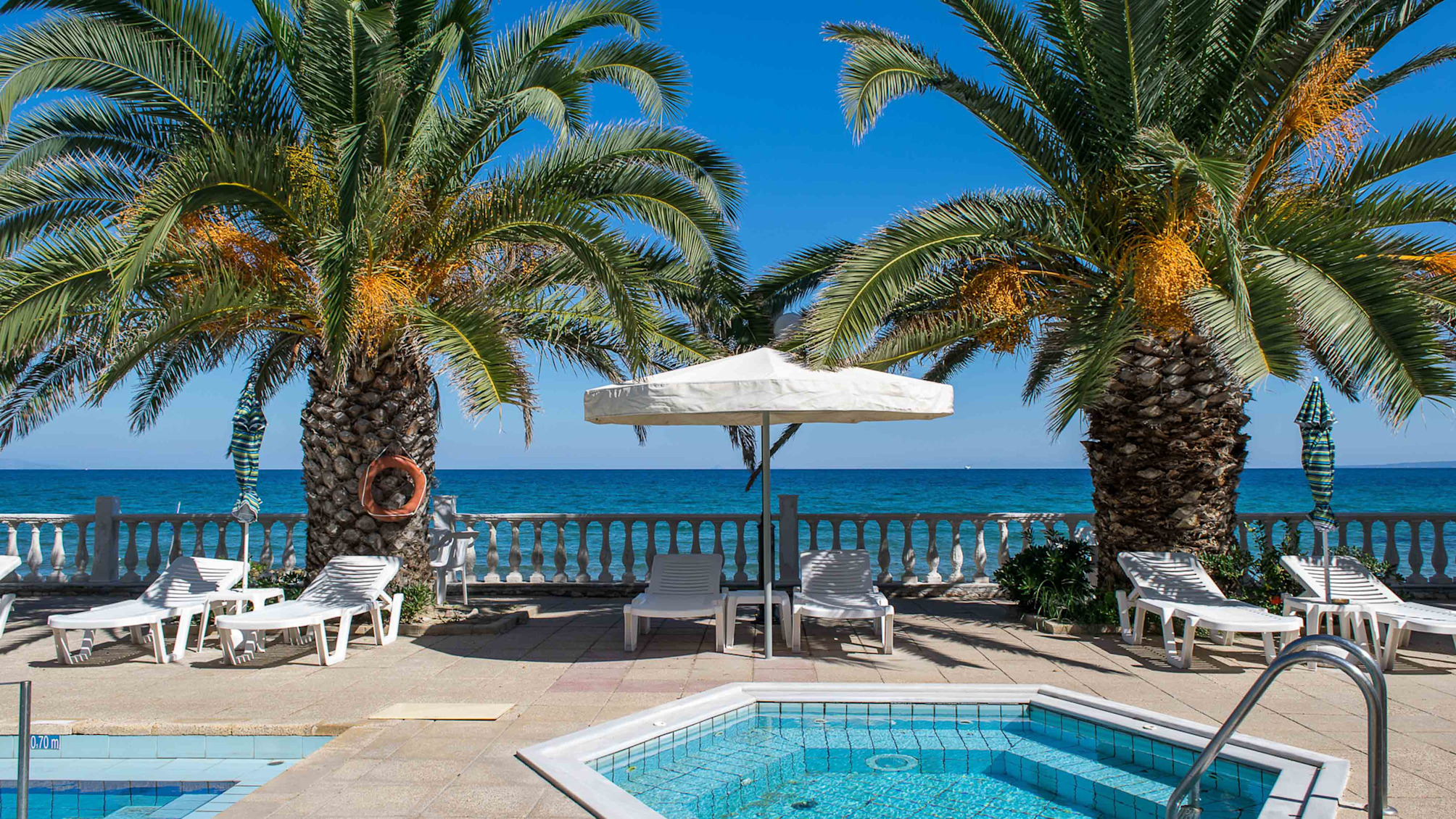 Paradise Beach Hotel 1