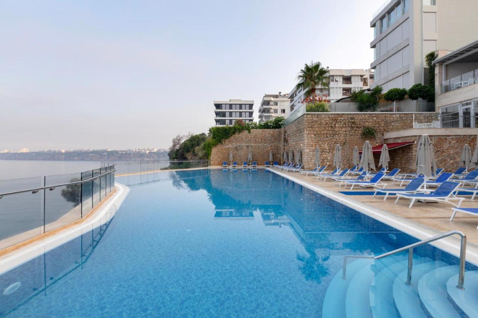 Ramada Plaza Antalya 1