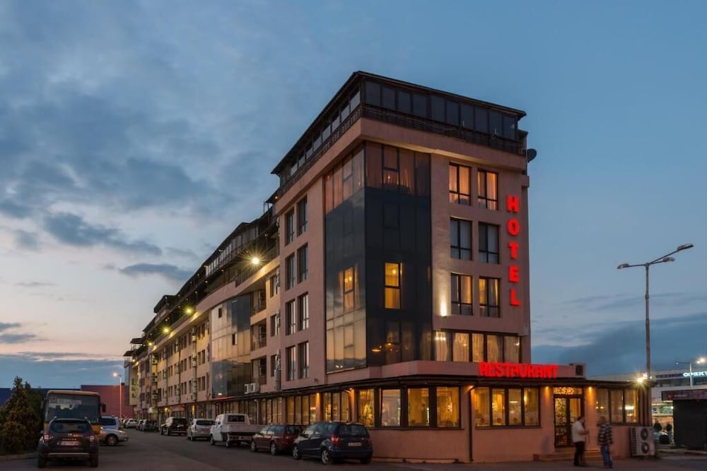 Schwarzmeerküste – Avenue Hotel