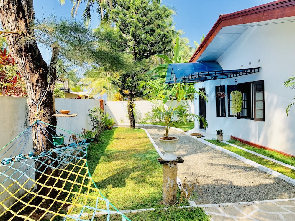 MICHS Beach Villa – Maggona