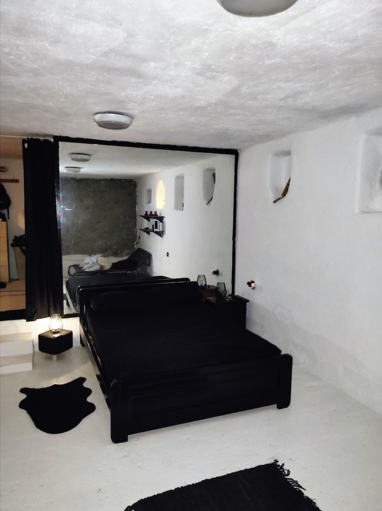 Pyrgi Artemis Place