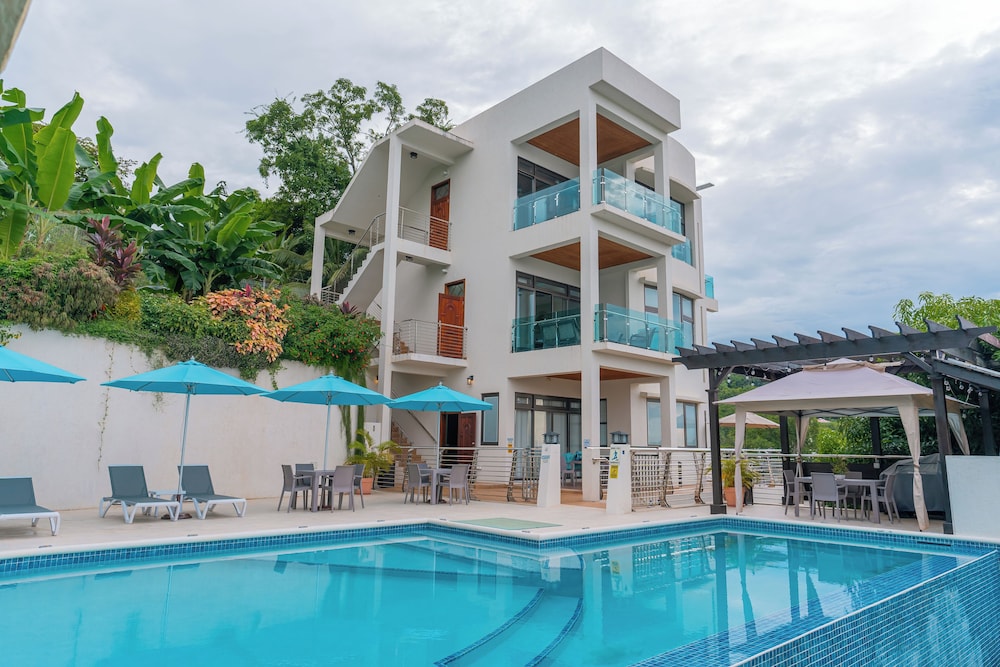 Yellow Sands Luxury Villas Unit 1