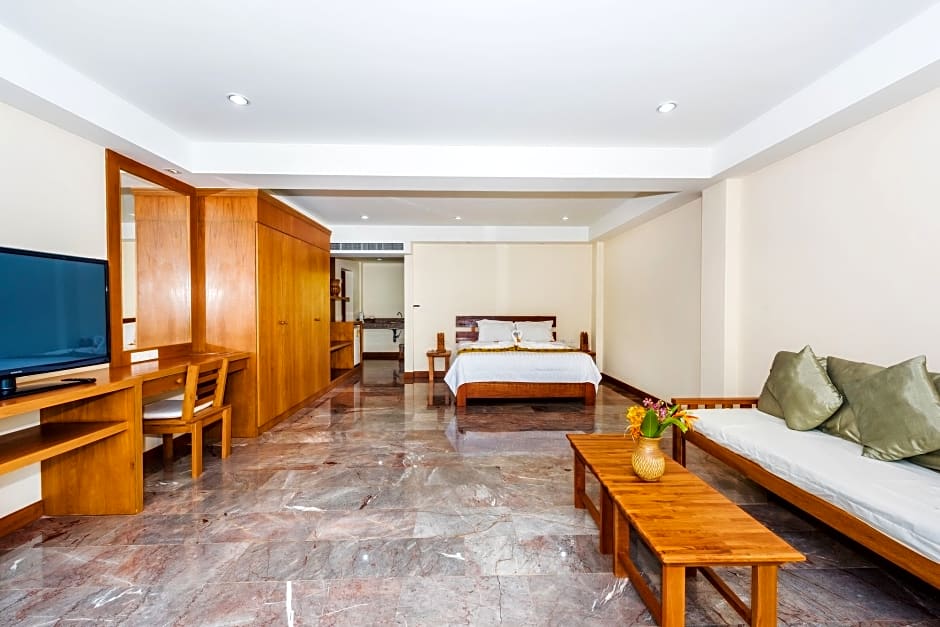Ocean Pie Phuket – Adult Only
