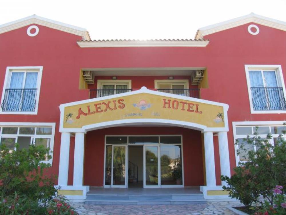 Alexis Pool Apartments