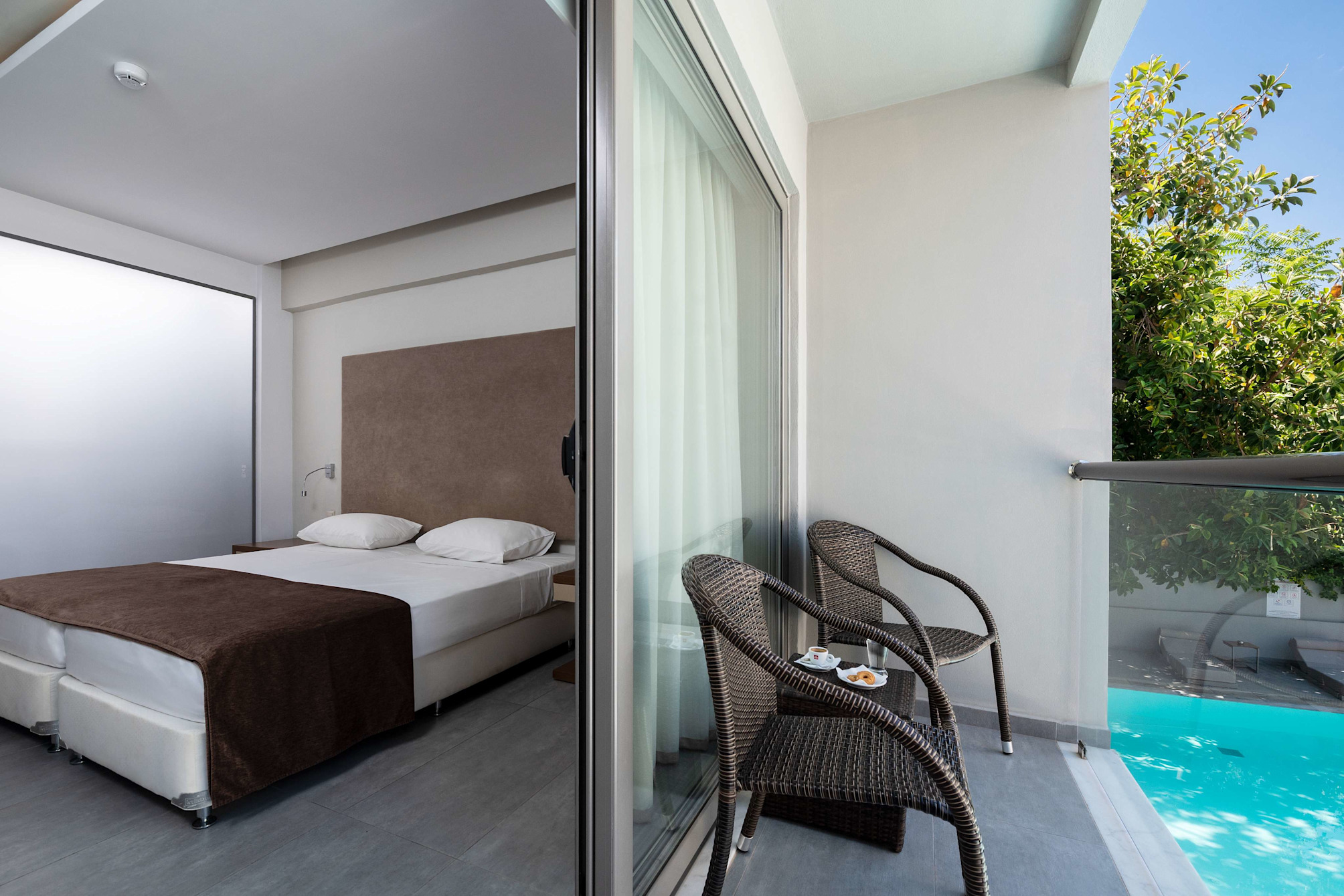 Superior Double Room with Pool View