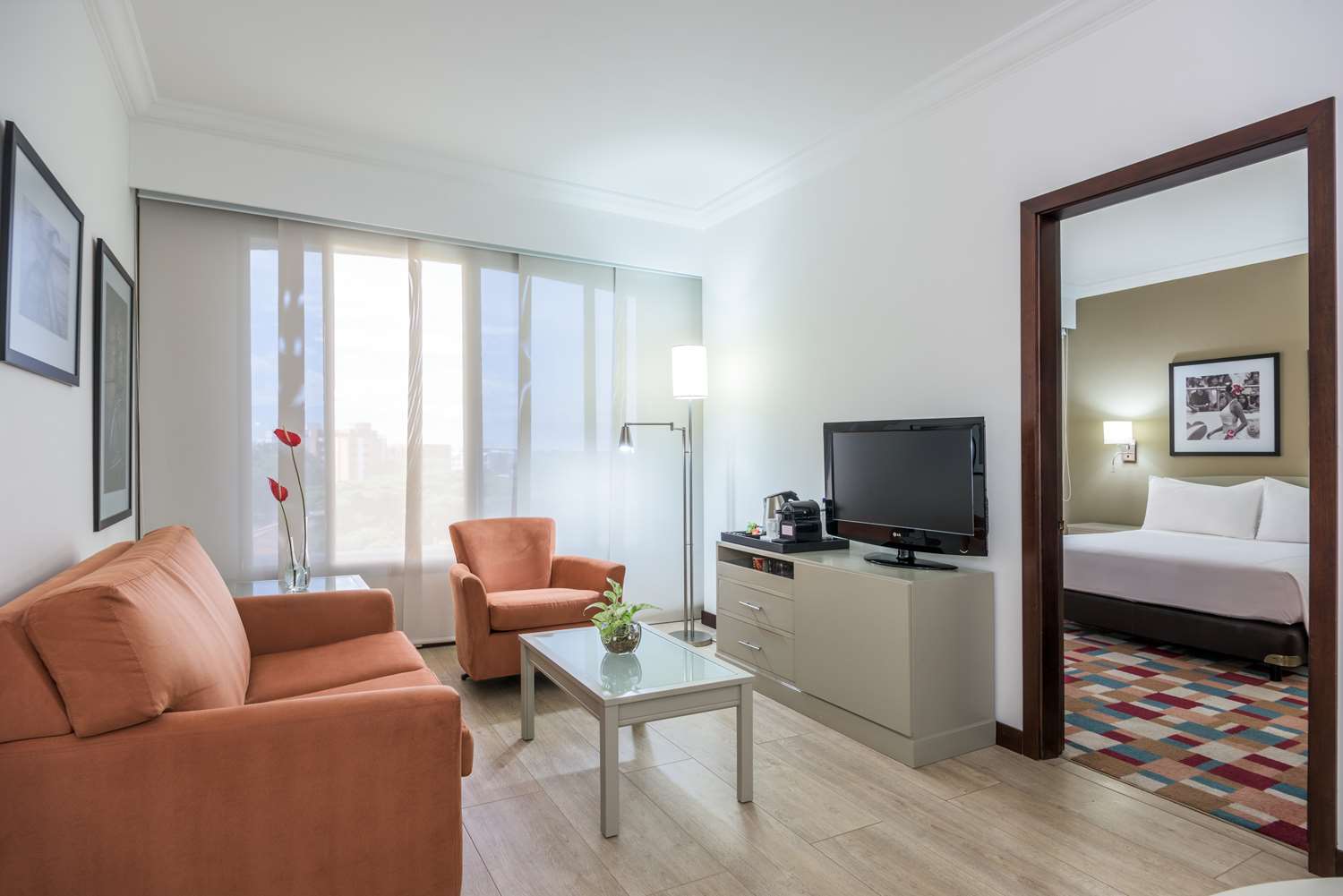 Familiar Suite