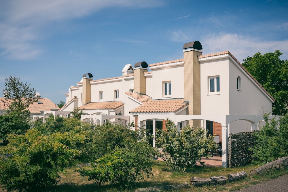 Semi – detached Holiday Home Near the Sea