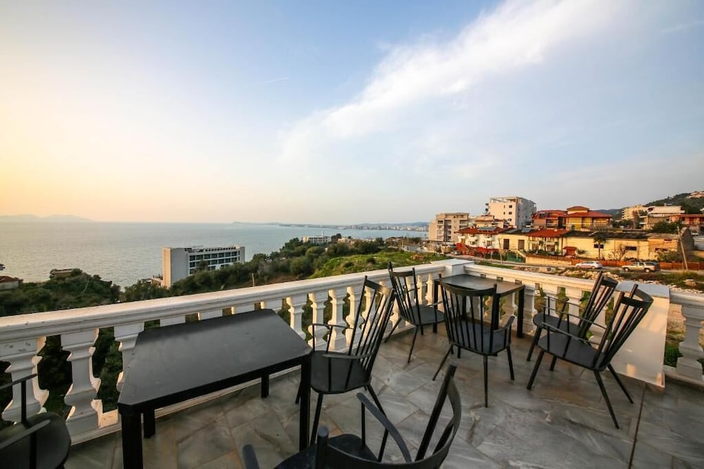 Tonis Rooms Vlore