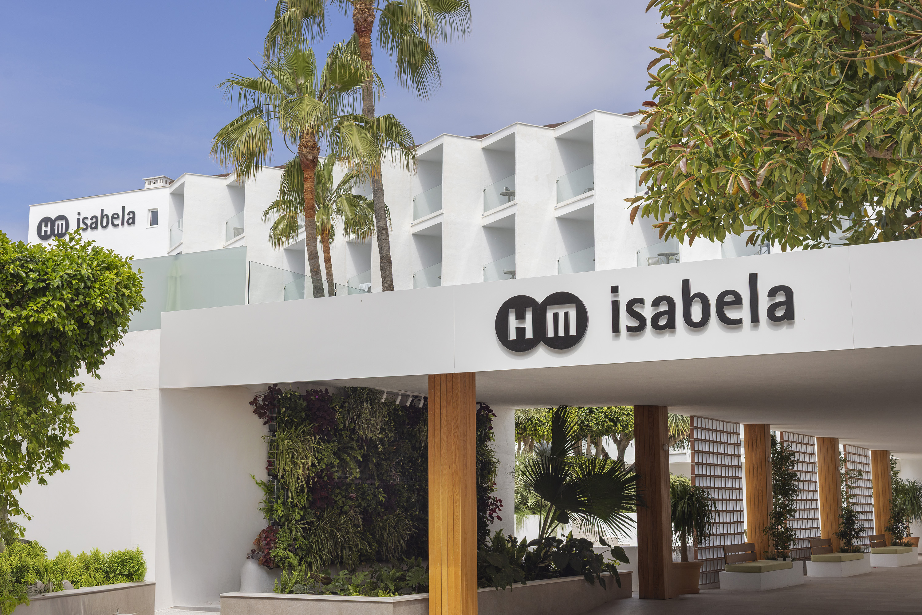 HM Isabela – Adults Only
