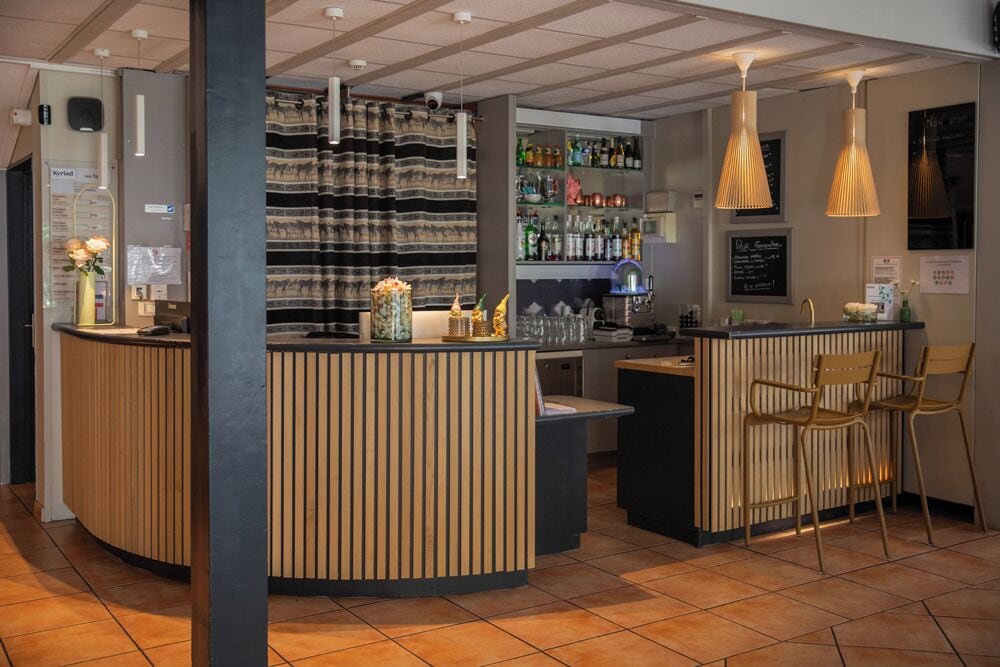 Roussillion – Brit Hotel Confort Nîmes Ouest – A9 sortie 25