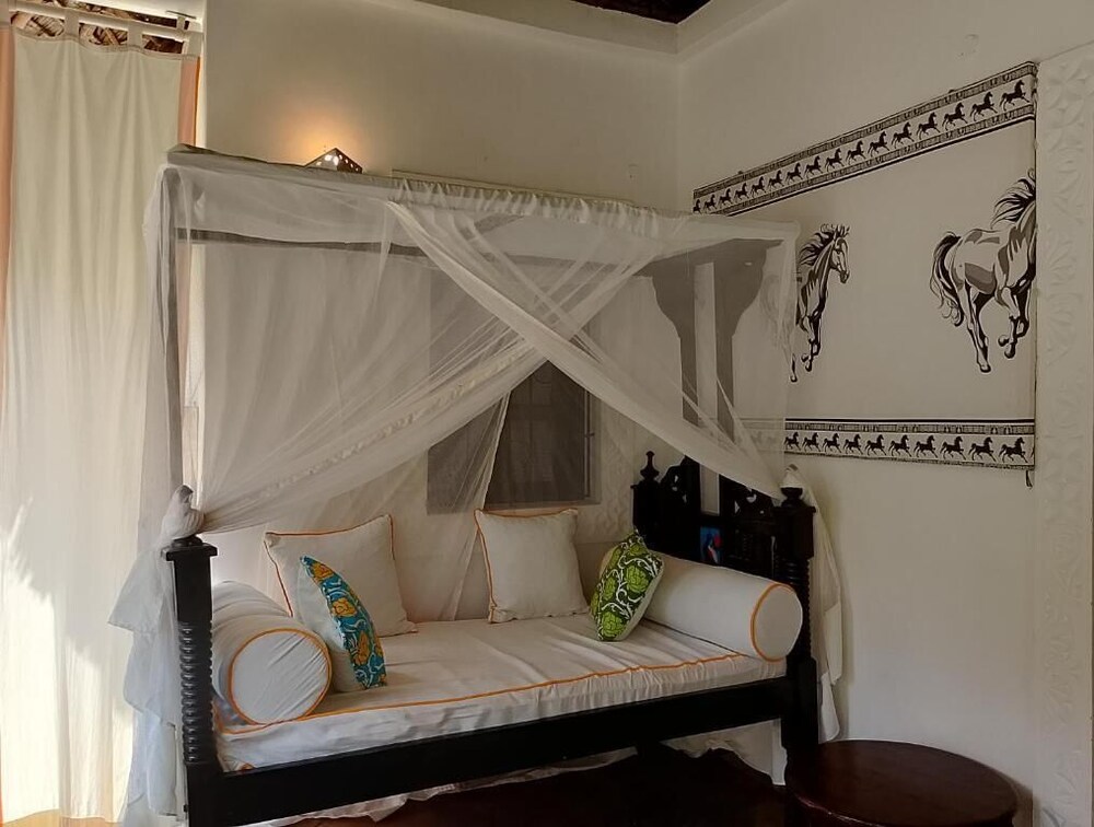 karibuni villa 83 n 84