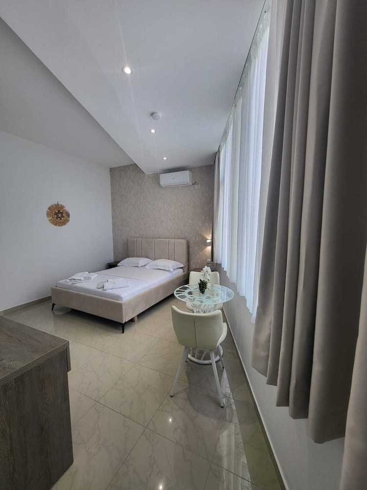 Alv Rent Room