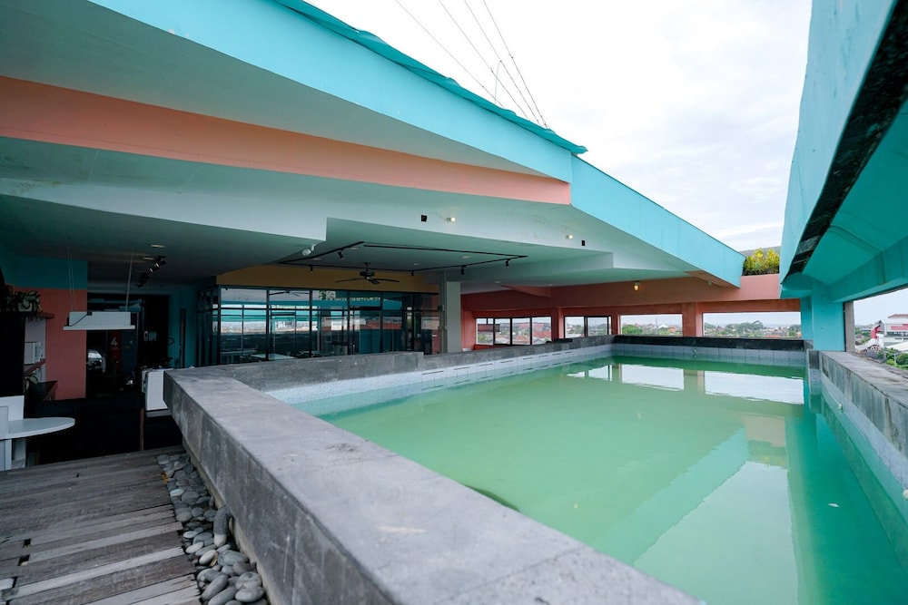 Sans Sunset Point Seminyak