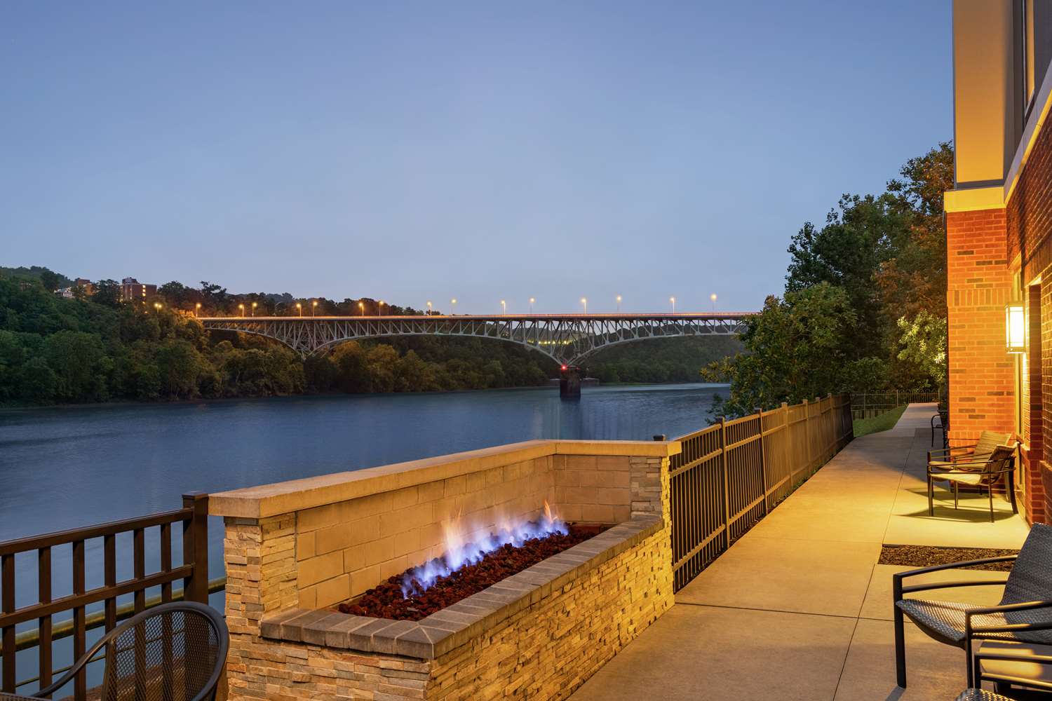 Hampton Inn & Suites Pittsburgh/Waterfront-West Homestead 2
