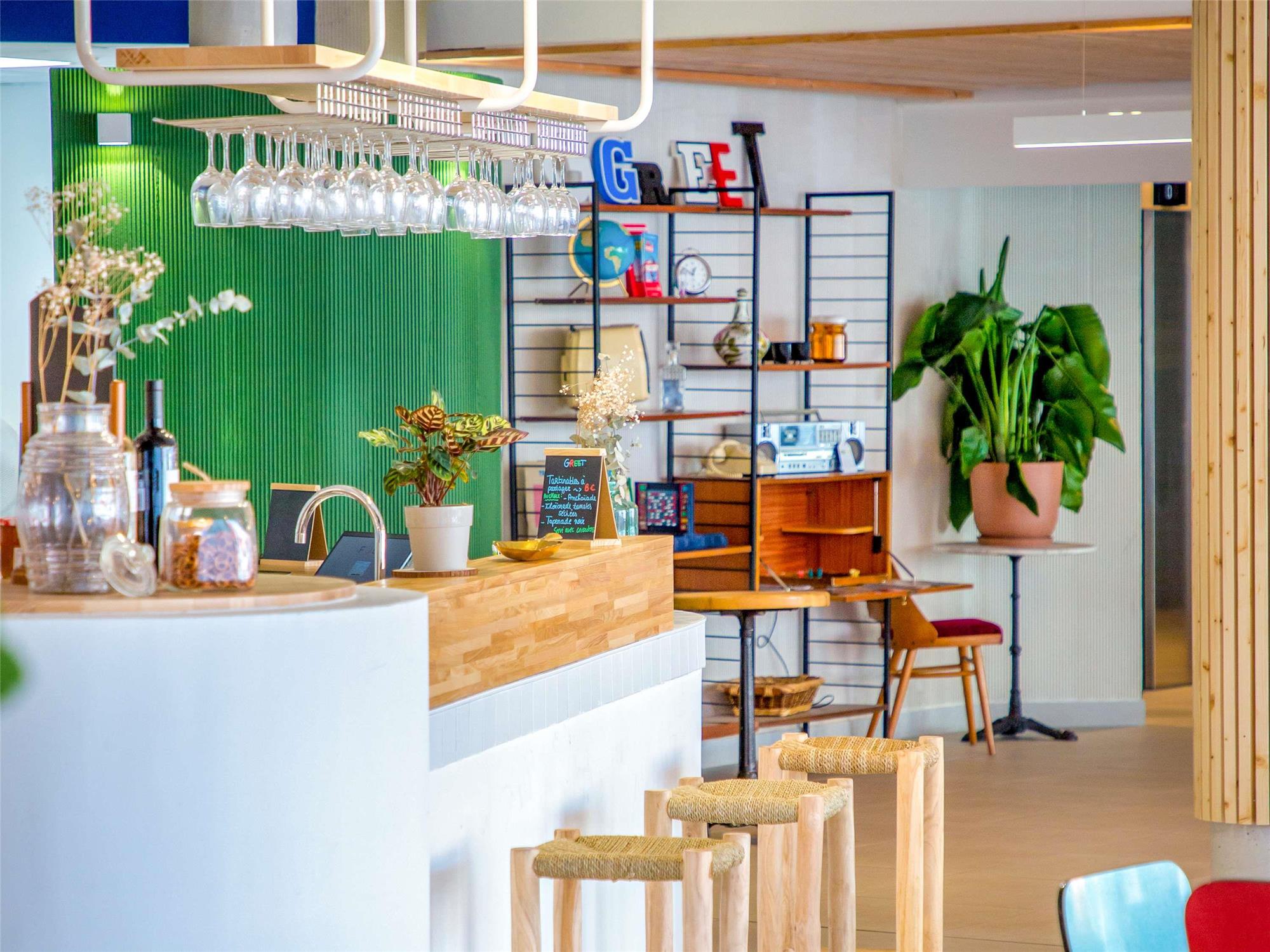 de – Provence – greet hotel Salon de Provence