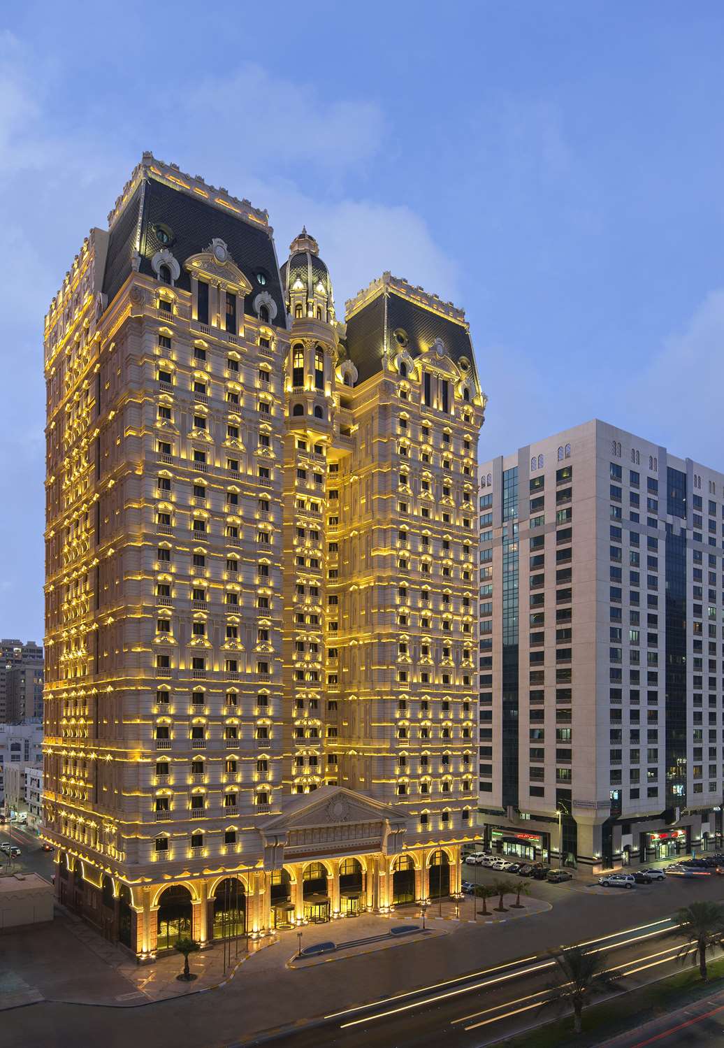 Royal Rose Hotel Abu Dhabi, Curio Collection by Hilton 1