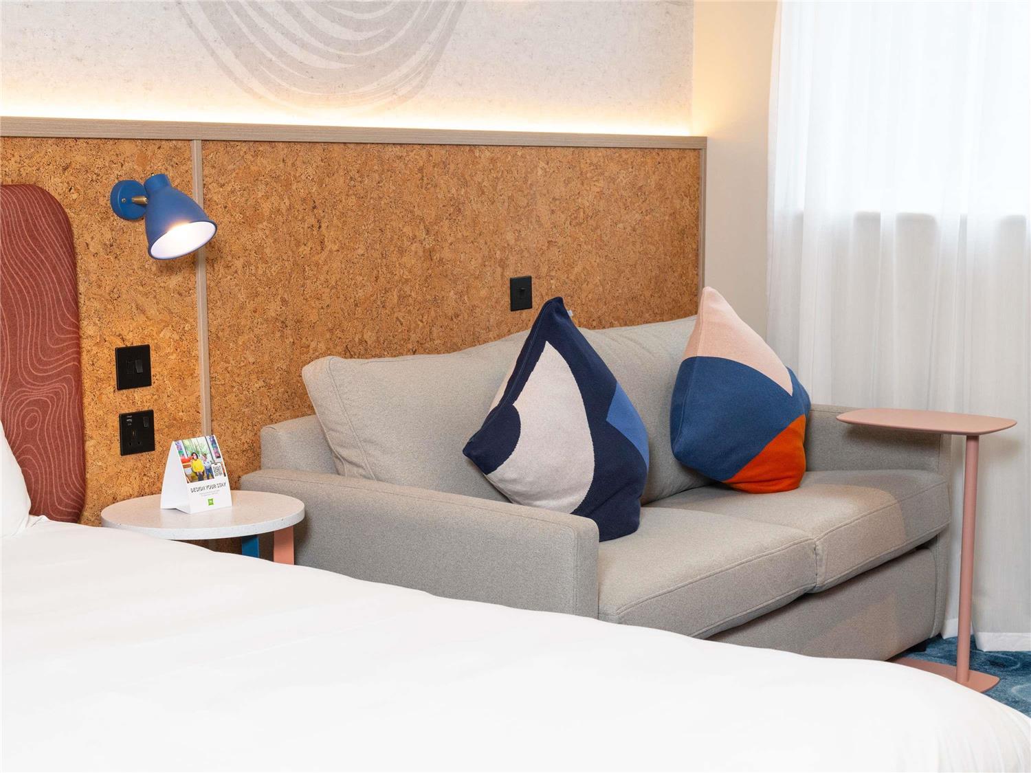 Superior double room with 1 king bed and kitchenette