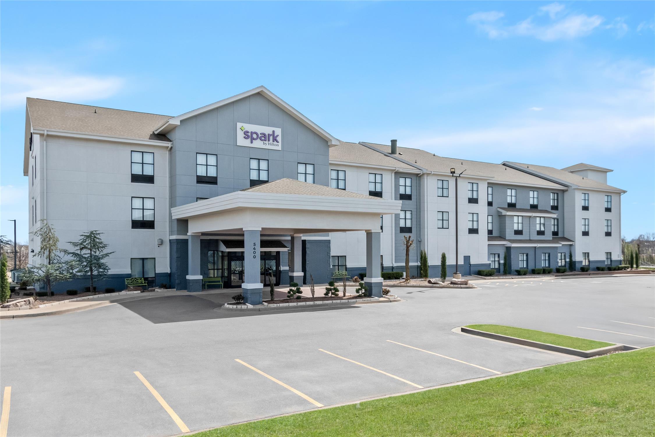 Spark by Hilton Shawnee 1