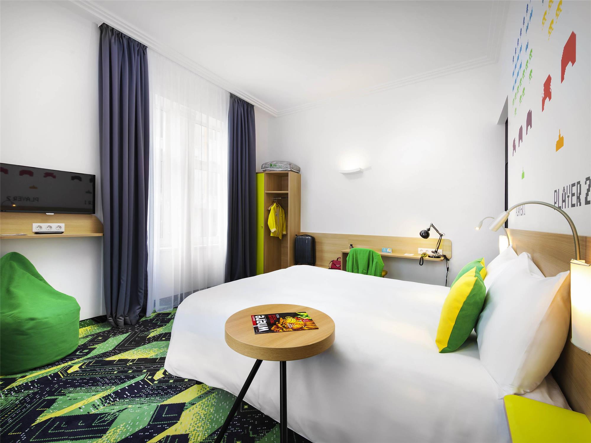 Design room with 1 double bed