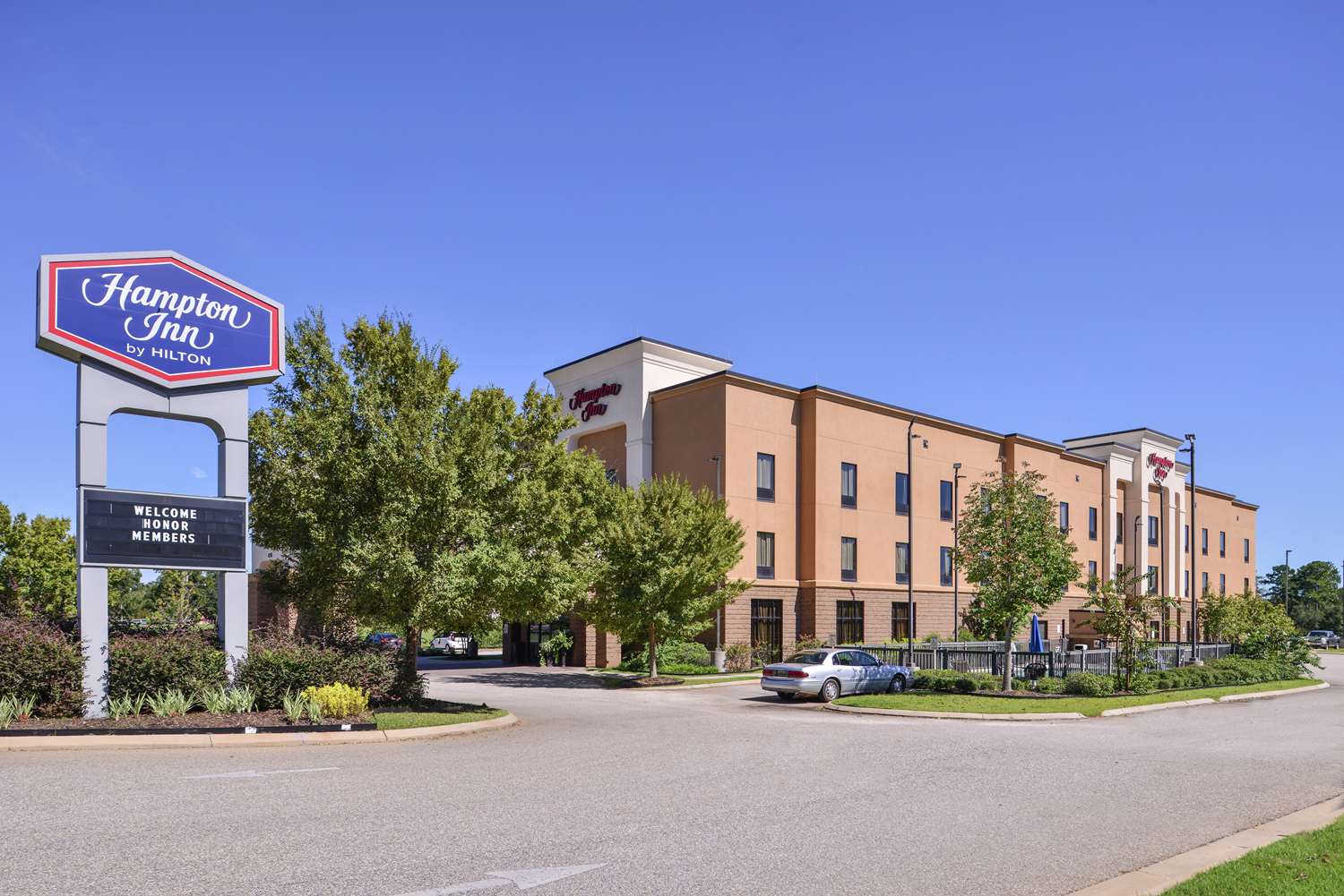 Hampton Inn Jackson-College Avenue 2