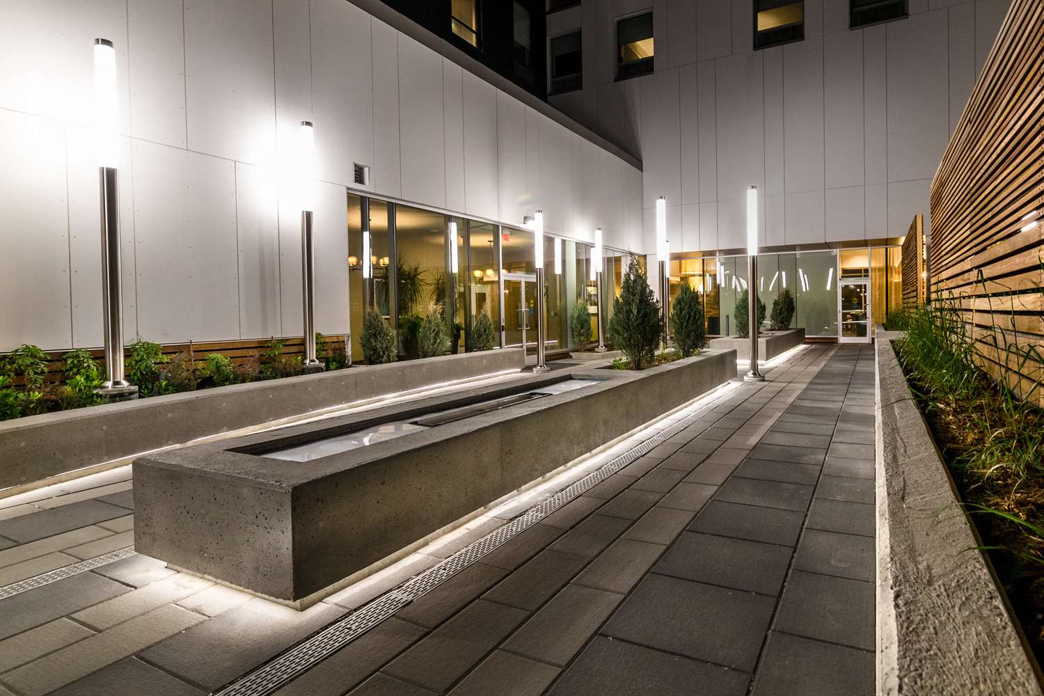 Homewood Suites by Hilton Calgary Downtown 2