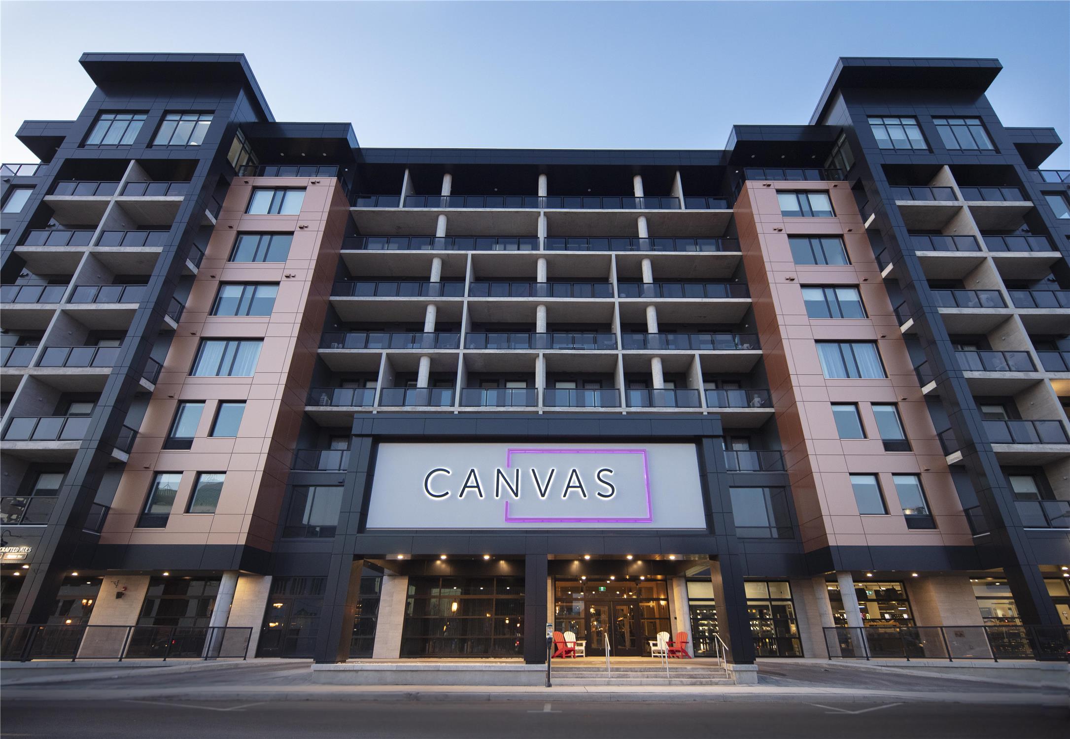Canvas Moncton, Tapestry Collection By Hilton 1